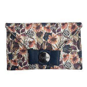 Wallet in Autumn Flowers‎ by Sparklbands